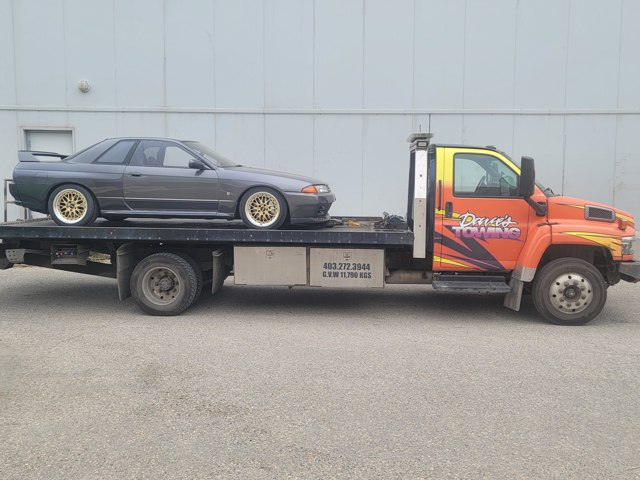 Performance car towing – Nissan Skyline R32 in Calgary